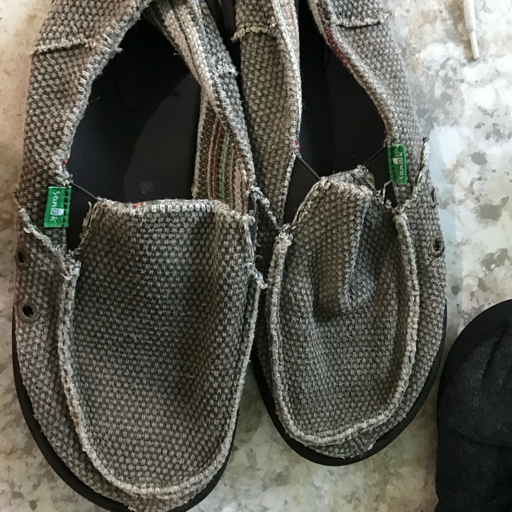 Sanuk olive green deck shoes excellent condition